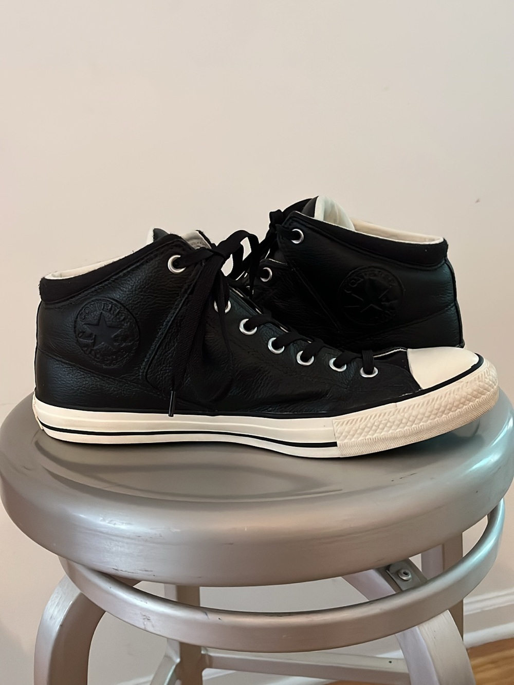Converse Chuck Taylor All Star Black Leather High Top Men’s 11.5 Women’s 13.5